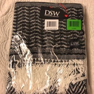 NWT DSW Woven Blanket
